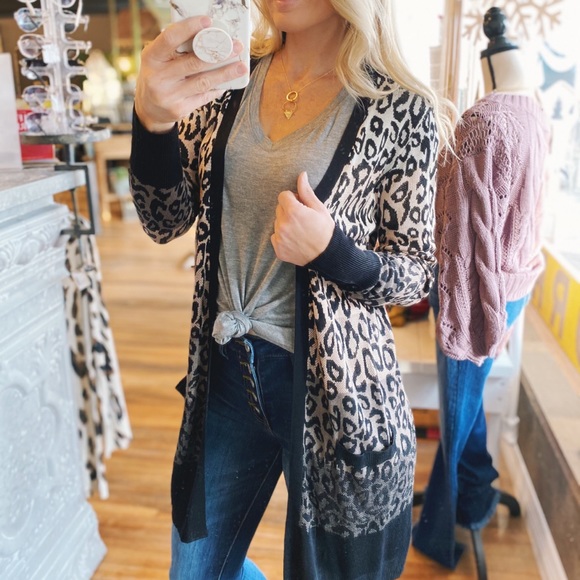 FEEL THE ROAR LEOPARD PRINT OMBRE' CARDIGAN - Picture 3 of 6